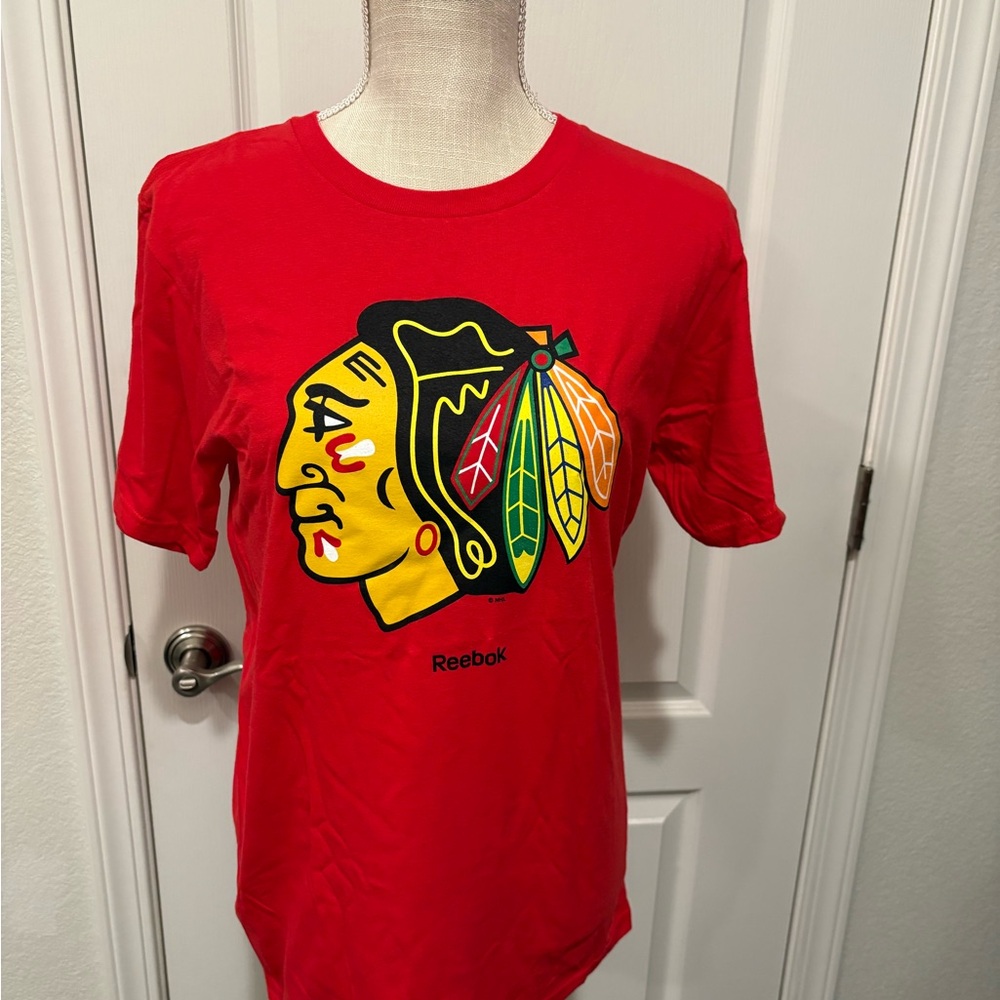 NWT Chicago Blackhawks NHL T-Shirt
